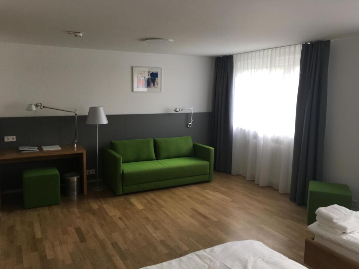 Evangelische Tagungsstaette Bad Boll Bagian luar foto